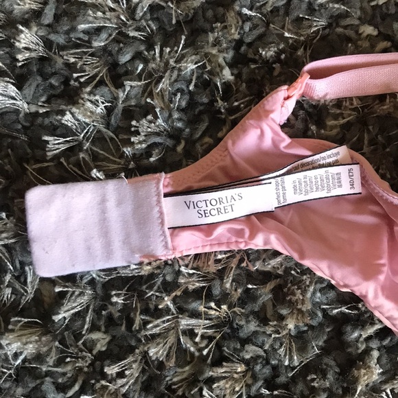 Victoria’s Secret push up full coverage bra - Picture 2 of 6